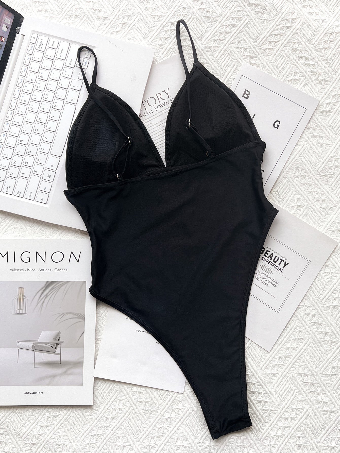 One Piece Swimsuit Women V neck One Piece Bikini Bella Mia